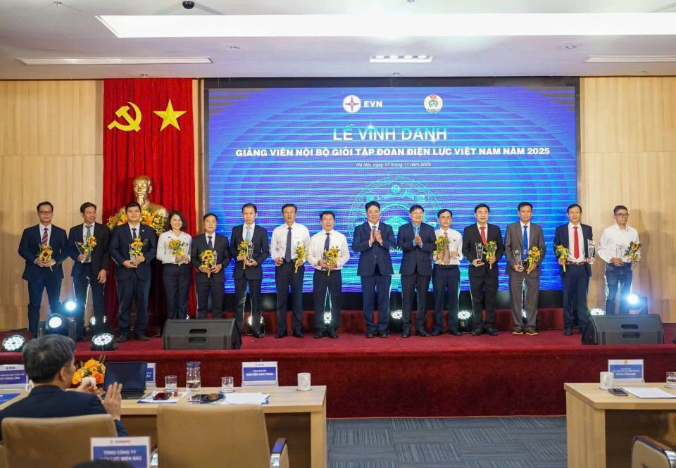 EVN khen thưởng 8 tập thể, 26 cá nhân và biểu dương 33 Giảng viên nội bộ giỏi năm 2025